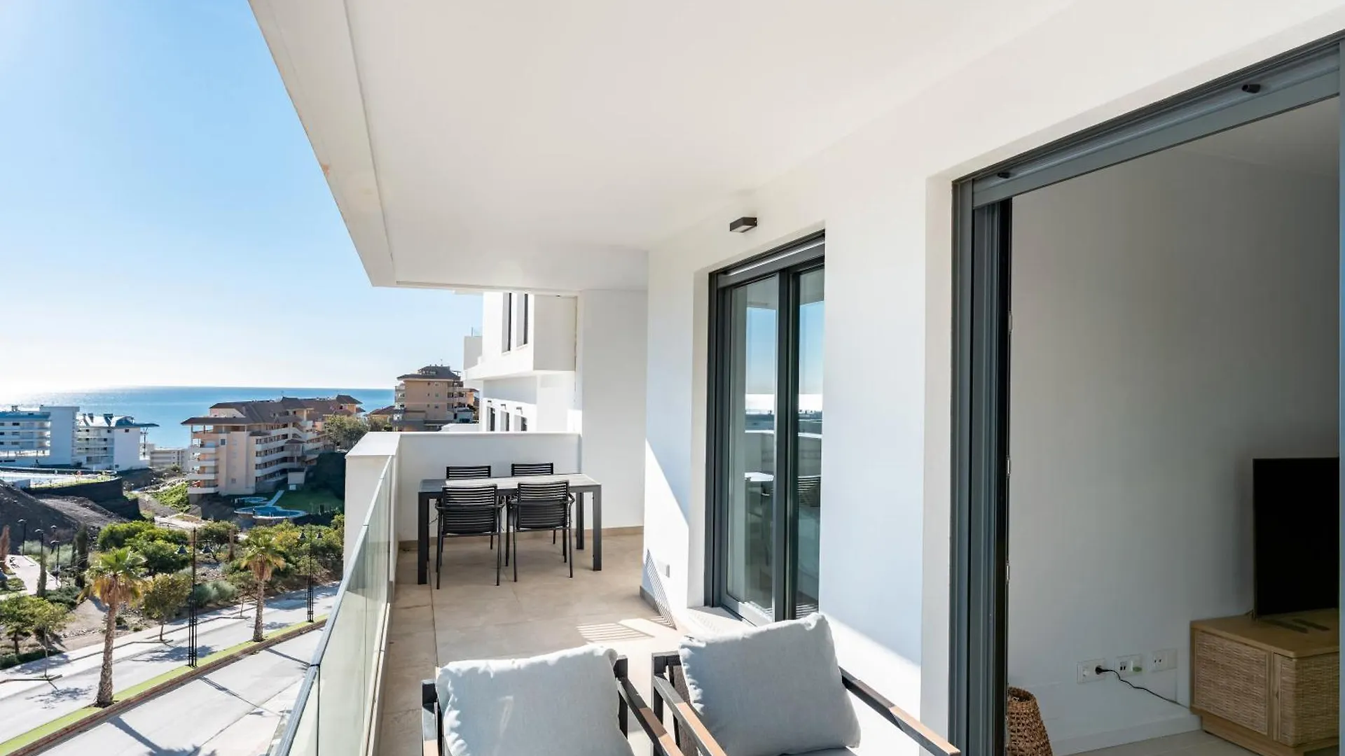 Middle Views West Lejlighed Fuengirola